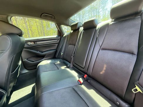 Used 2018 Honda Accord Sport image 16