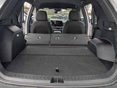 Used 2025 Chevrolet Equinox LT w/ Safety and Technology Package FWD image 16