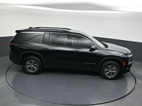 Used 2026 Chevrolet Traverse LT FWD image 21