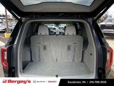 Certified 2023 GMC Acadia SLT FWD image 30
