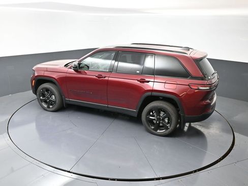 New 2025 Jeep Grand Cherokee Altitude w/ Trailer Tow Package image 43