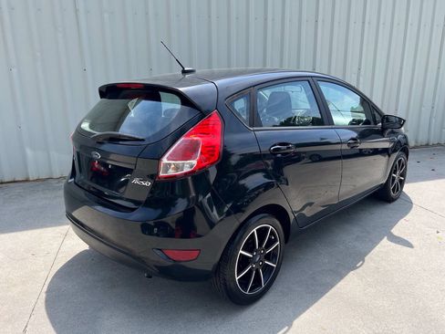Used 2017 Ford Fiesta SE FWD image 3