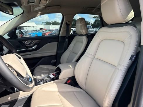 Used 2025 Lincoln Corsair FWD image 8