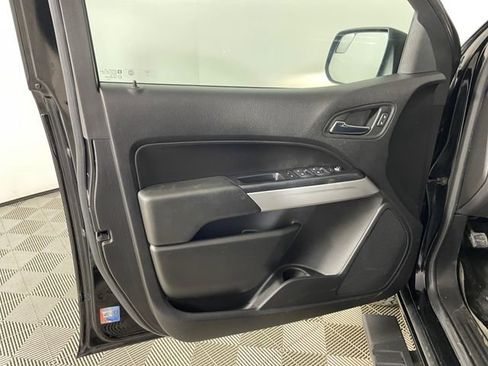 Certified 2018 Chevrolet Colorado LT AWD/4WD image 16