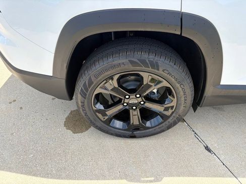 New 2026 Chevrolet Equinox LT w/ Convenience Package II FWD image 59