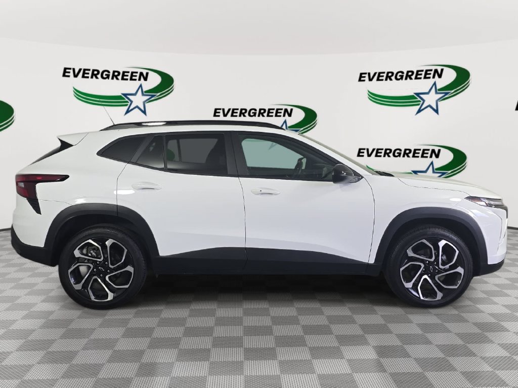 New 2025 Chevrolet Trax RS w/ Driver Confidence Package FWD image 4