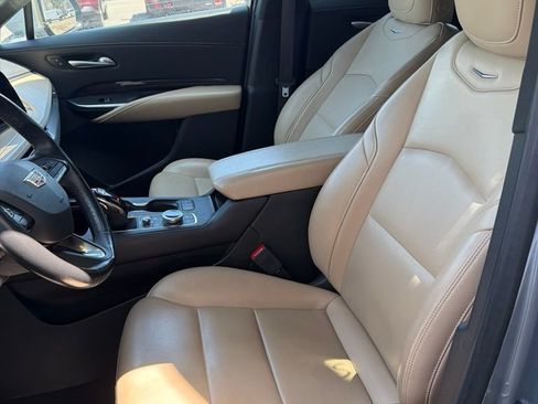 Used 2024 Cadillac XT4 Premium Luxury FWD image 6