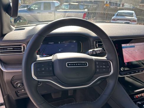 Used 2024 Jeep Wagoneer Series II image 15