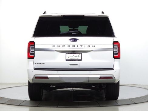 Used 2024 Ford Expedition Platinum AWD/4WD image 7