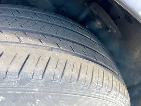 Used 2018 Honda CR-V LX image 2
