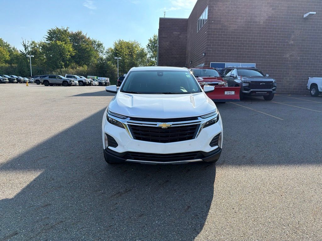 Used 2024 Chevrolet Equinox LT FWD image 4