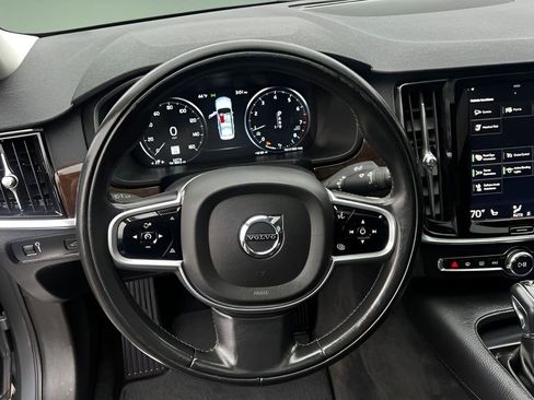 Used 2017 Volvo S90 T5 Momentum w/ Vision Package image 10