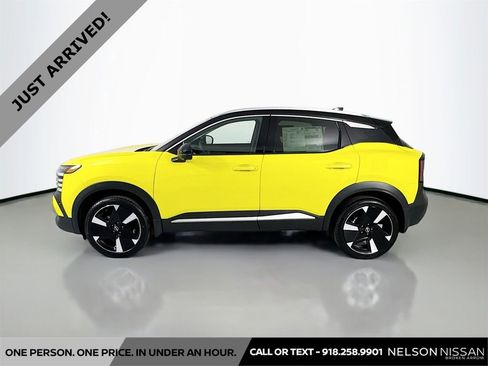 Certified 2025 Nissan Kicks SR image 8