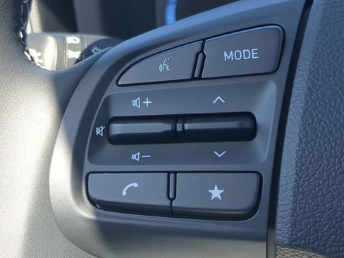 New 2025 Hyundai Venue SEL FWD image 21