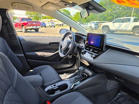 Used 2024 Toyota Corolla LE FWD image 11