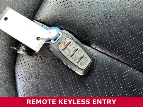 Used 2024 Chrysler Pacifica Touring-L image 37