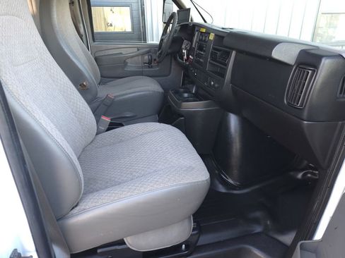 Used 2015 GMC Savana 3500 image 20