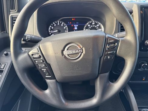 Used 2023 Nissan Frontier SV w/ Midnight Edition Package image 28