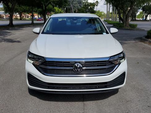 Used 2023 Volkswagen Jetta SE FWD image 10