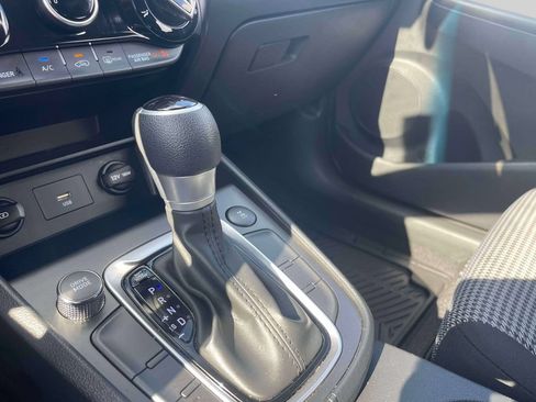 Used 2022 Hyundai Kona SE AWD/4WD image 30