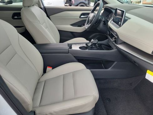 New 2026 Nissan Rogue SV FWD image 12