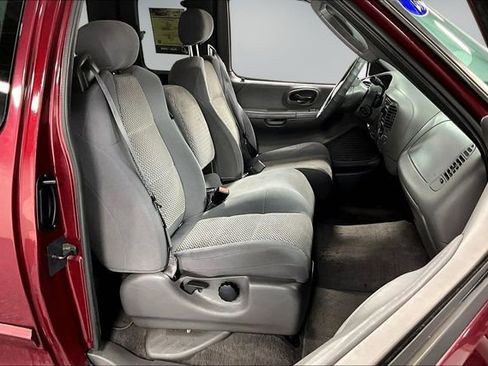 Used 2003 Ford F150 XLT image 24