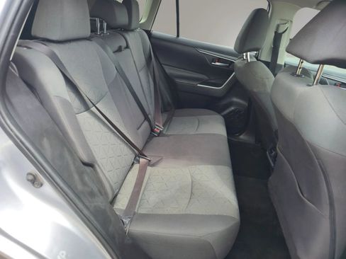 Used 2019 Toyota RAV4 XLE w/ Convenience Package FWD image 22