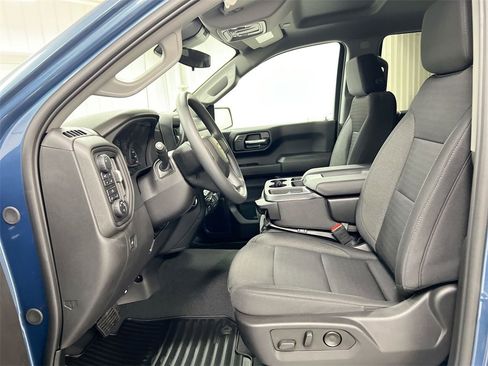 Used 2024 Chevrolet Silverado 1500 Custom image 18