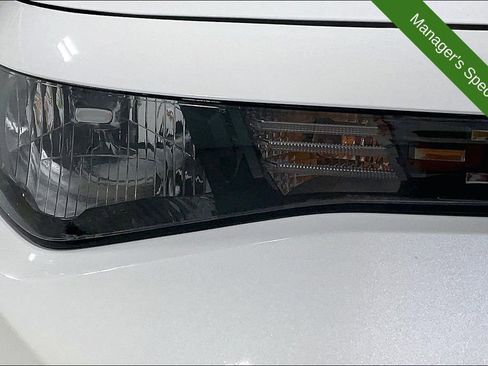 Used 2025 Kia Soul LX w/ LX Technology Package FWD image 36