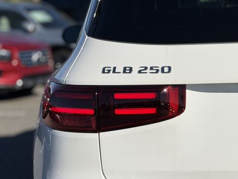 New 2026 Mercedes-Benz GLB 250 image 11