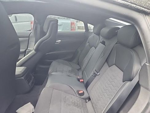 Used 2022 Audi e-tron GT Premium Plus w/ Performance Package image 8