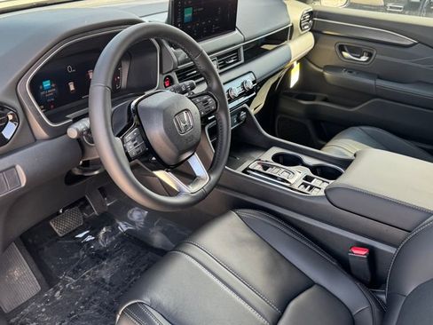 New 2026 Honda Pilot Touring image 10