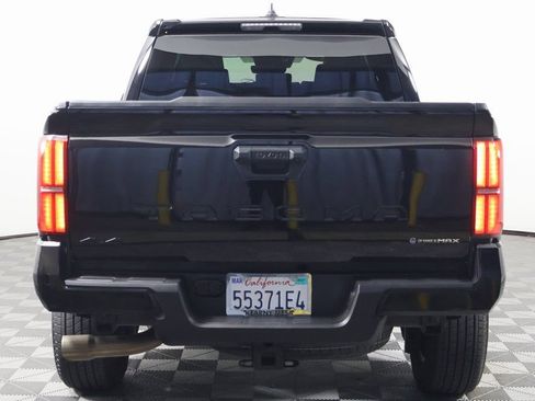 Used 2025 Toyota Tacoma TRD Sport AWD/4WD image 5