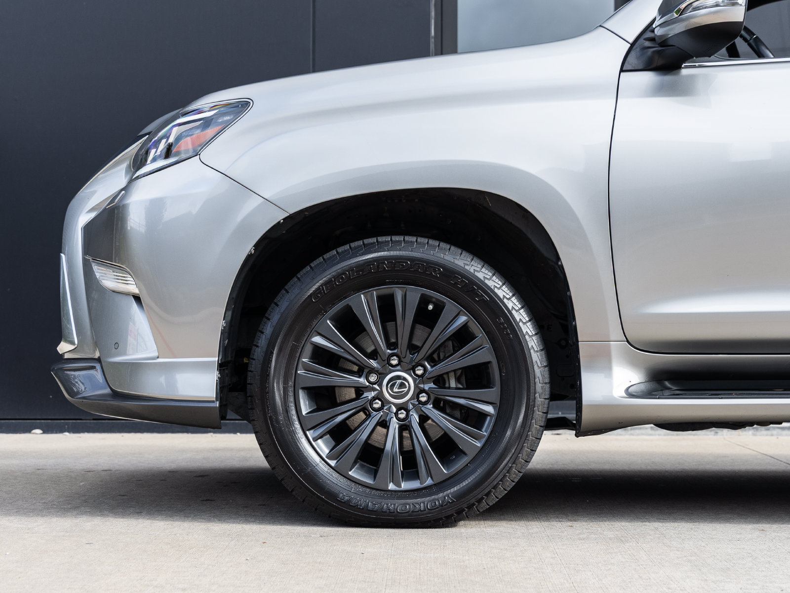 Used 2022 Lexus GX 460 Premium w/ Accessory Package AWD/4WD image 11