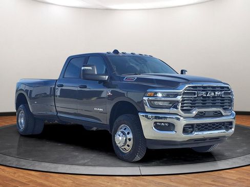 New 2026 RAM 3500 Big Horn AWD/4WD image 15