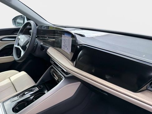 Used 2025 Audi Q5 Premium Plus image 24