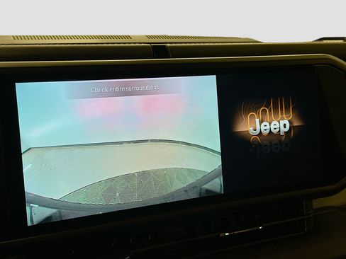 Used 2025 Jeep Wrangler Unlimited Sahara AWD/4WD image 22