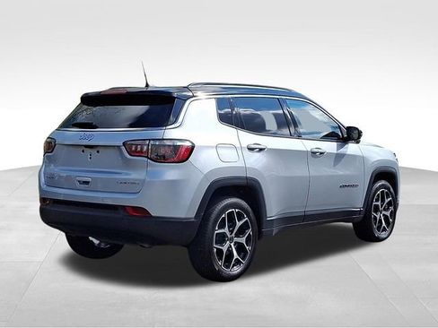 Used 2025 Jeep Compass Limited AWD/4WD image 6