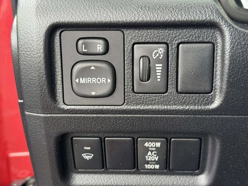 Used 2019 Toyota 4Runner SR5 AWD/4WD image 28
