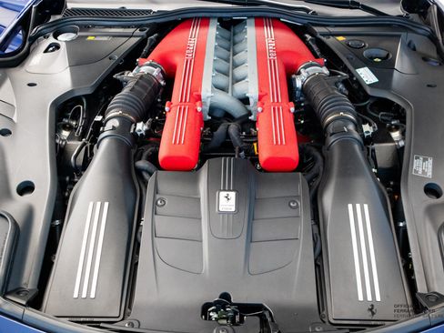 Used 2017 Ferrari F12 Berlinetta RWD image 11