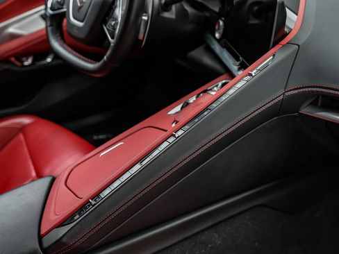 Used 2021 Chevrolet Corvette Stingray Preferred Cpe w/ Z51 Performance Package image 19