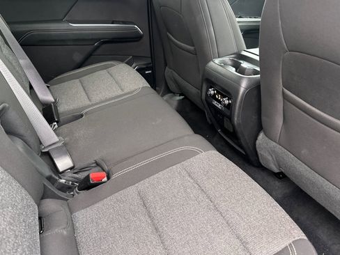 Used 2025 GMC Acadia Elevation image 19