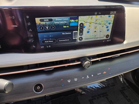 Used 2024 Nissan Ariya AWD image 24