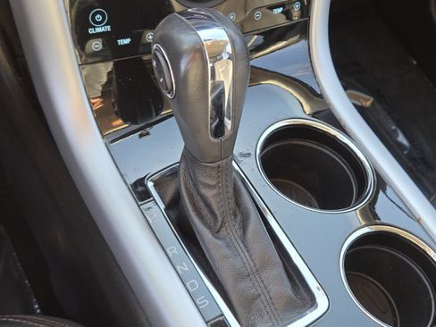 Used 2013 Ford Edge Limited image 24