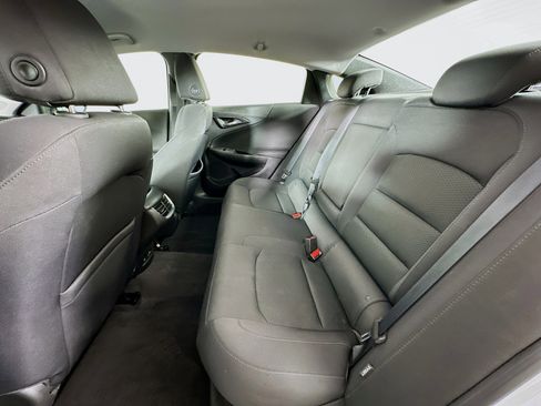 Used 2018 Chevrolet Malibu LT image 25