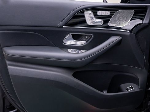 Used 2024 Mercedes-Benz GLS 450 4MATIC image 14