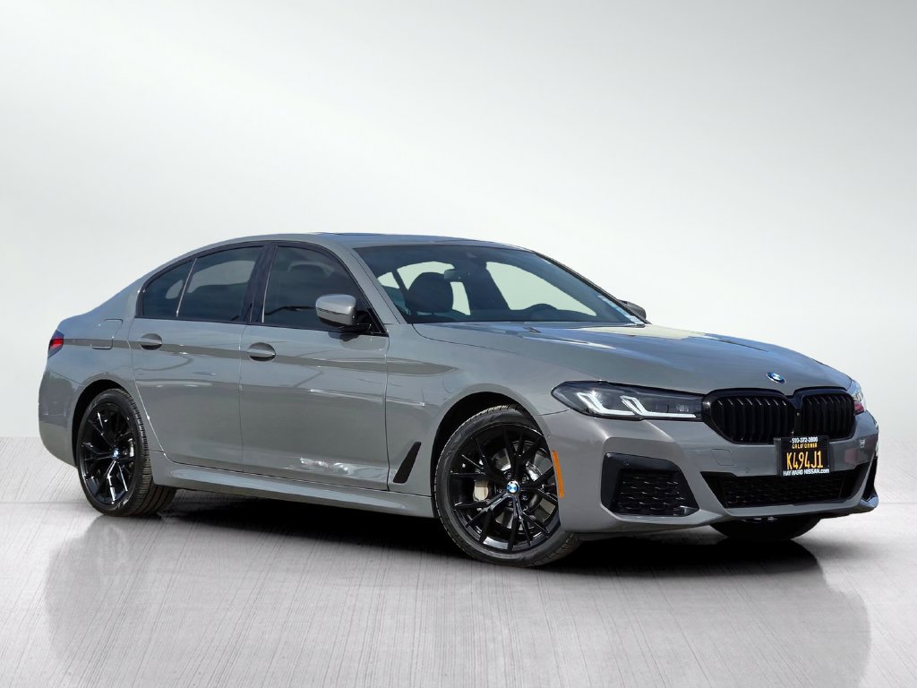 Used 2021 BMW 530e w/ M Sport Package RWD image 2