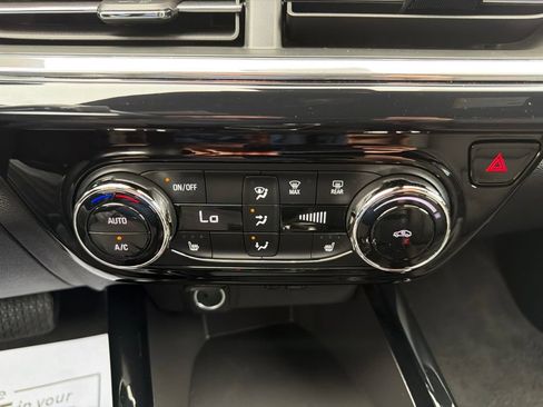 Used 2025 Chevrolet Trax RS w/ Driver Confidence Package FWD image 16