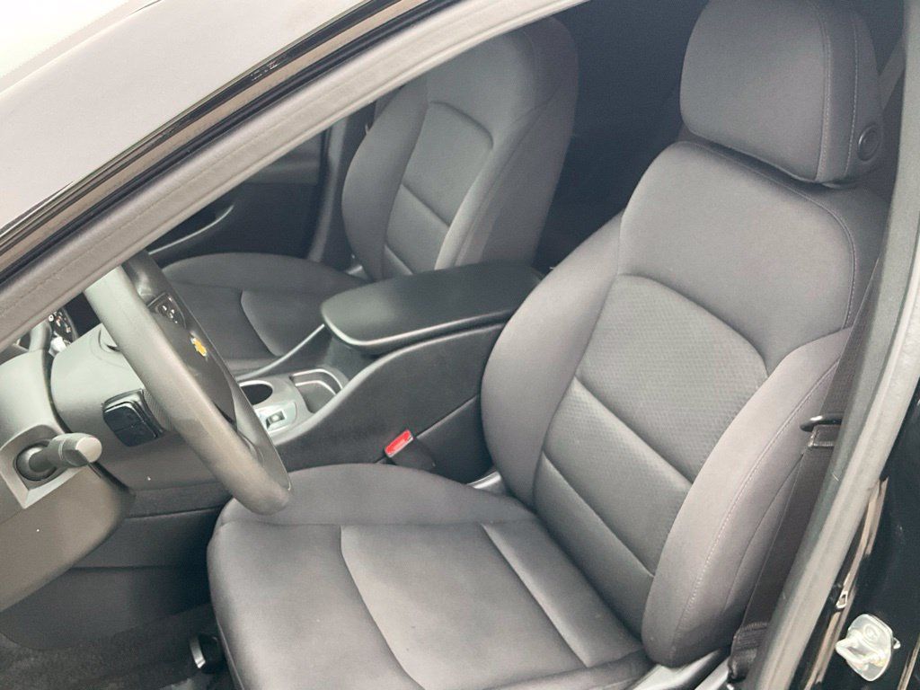 Used 2025 Chevrolet Malibu LS FWD image 11