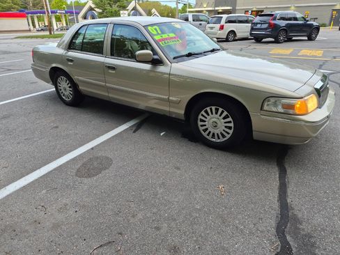 Used 2007 Mercury Grand Marquis LS RWD image 4